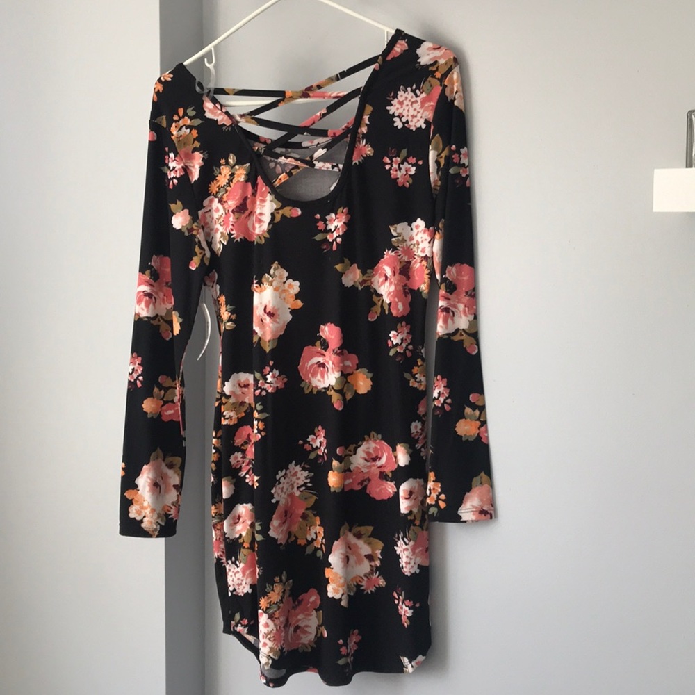 Dress - Picture 3 of 3